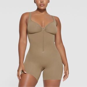 SKIMS NWOB Seamless Zip Front Mid Thigh Bodysuit